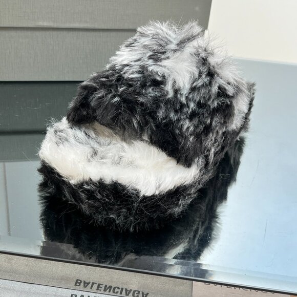 Balenciaga Furry Slide Sandals Black - Picture 7 of 9